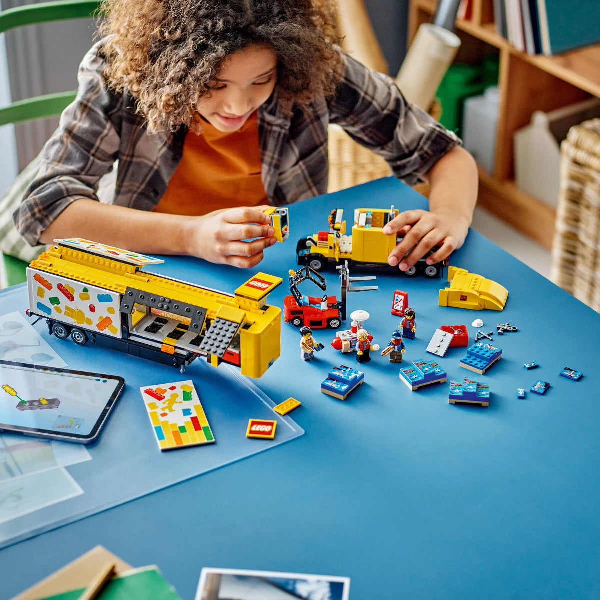 LEGO City Yellow Delivery Truck Build Set 60440
