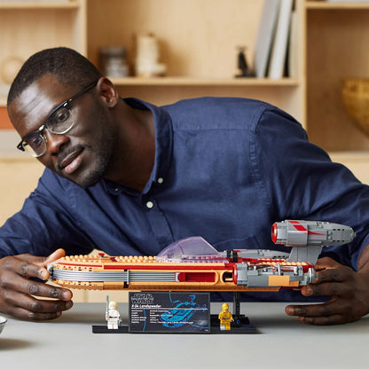 LEGO Star Wars Luke Skywalker’s Landspeeder