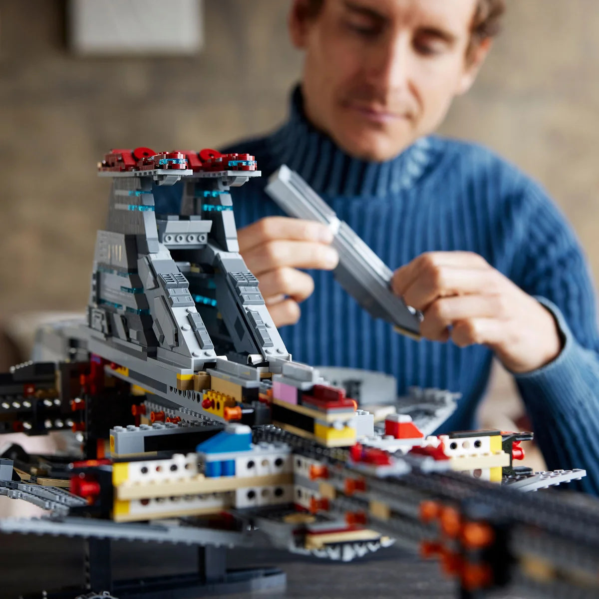 LEGO Star Wars Venator-Class Republic Attack Cruiser  with Bonus LEGO Star Wars C-3PO Buildable Droid Figure