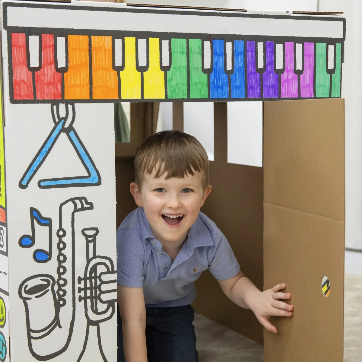 Fellowes - Bankers Box at Play : un bus scolaire en carton à colorier