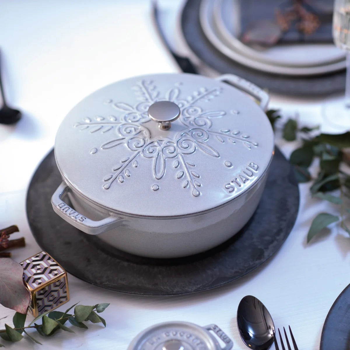 Four STAUB Winter Essential 3,75 pintes avec couvercle flocon de neige
