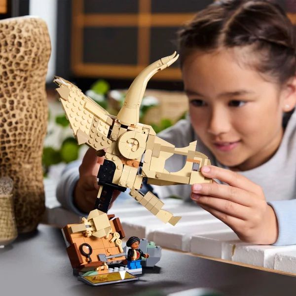 LEGO Jurassic World Dinosaur Fossils Triceratops Skull Building Toy
