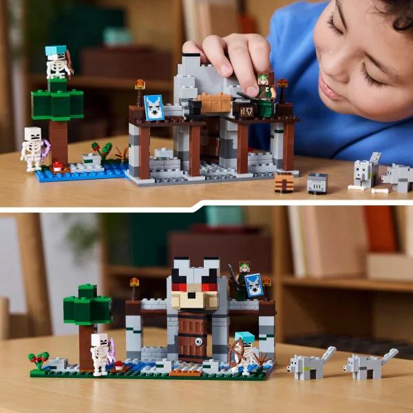 LEGO Minecraft The Wolf Stronghold Fortress Playset Video Game Toy